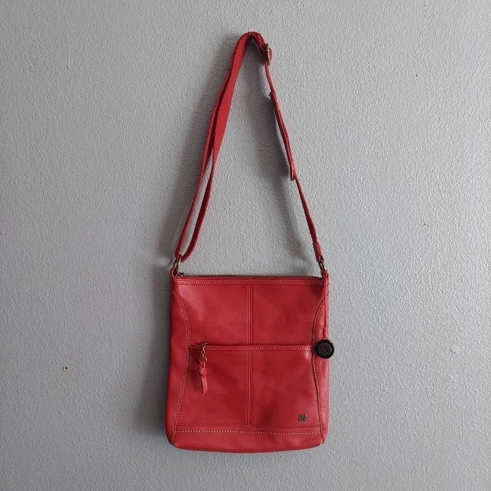The Sak Lucia Red Pebbled Leather Crossbody Purse Adjustable Strap